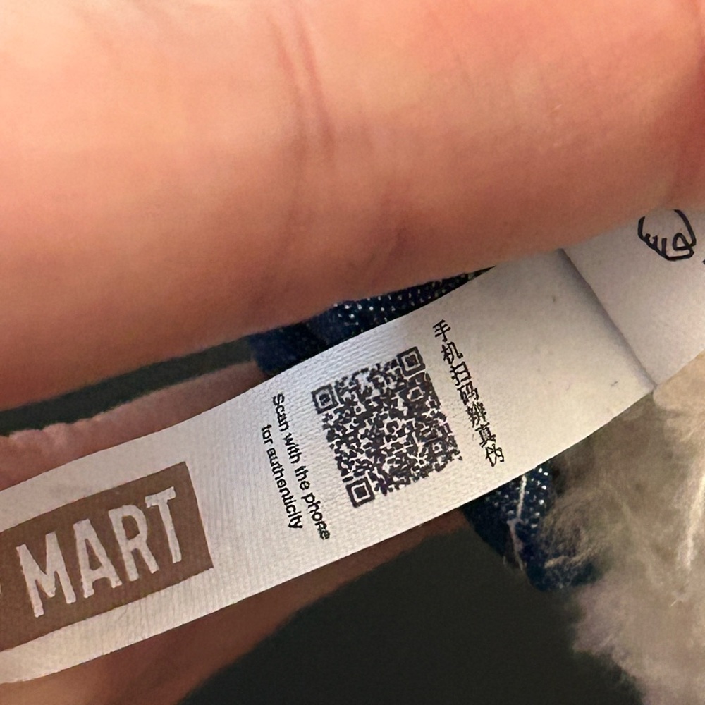 Authentic Labubu Soy milk exciting macaron from POP MART - Picture 4 of 6